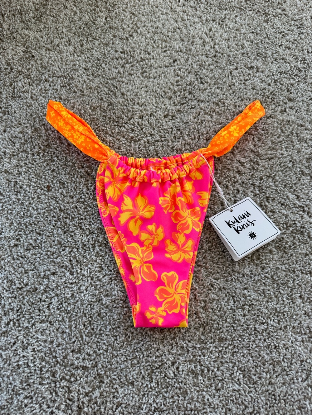 Kulani Kinis Bottom